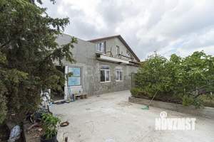 Дом 409м&sup2;, 2-этажный, участок 6 сот.  