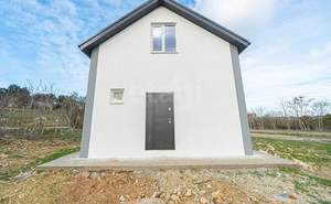 Дом 85м&sup2;, 2-этажный, участок 4 сот.  