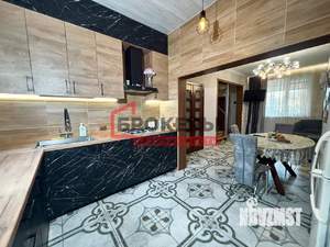 Дом 350м&sup2;, 2-этажный, участок 4 сот.  