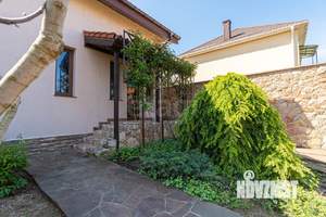 Дом 256м², 3-этажный, участок 10 сот.  