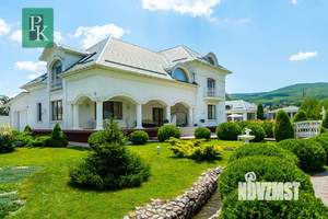 Дом 448м², 3-этажный, участок 50 сот.  