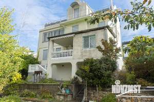 Дом 206м², 3-этажный, участок 9 сот.  