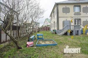 Дом 338м&sup2;, 3-этажный, участок 6 сот.  