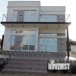 Дача 199м&sup2;, 2-этажный, участок 4 сот.  