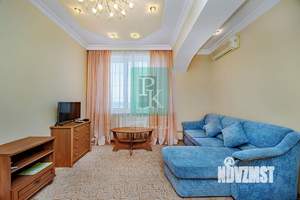 Дача 744м², 3-этажный, участок 5 сот.  