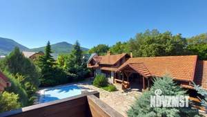 Дом 280м&sup2;, 3-этажный, участок 25 сот.  