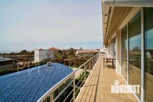 Дом 1226м², 3-этажный, участок 20 сот.  