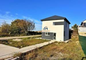 Дом 120м², 2-этажный, участок 4 сот.  