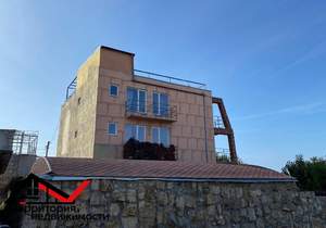 Дом 450м&sup2;, 3-этажный, участок 9 сот.  