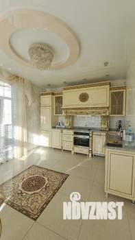 Дом 326м², 3-этажный, участок 9 сот.  