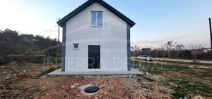 Дом 85м², 2-этажный, участок 4 сот.  