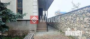 Дом 360м&sup2;, 3-этажный, участок 8 сот.  