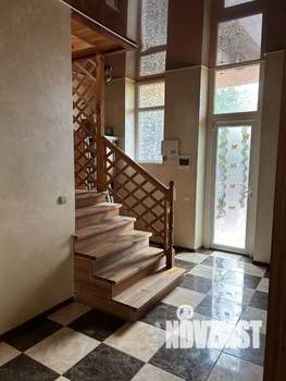 Коттедж 280м², 2-этажный, участок 6 сот.  