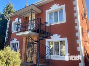 Дом 249м², 3-этажный, участок 6 сот.  