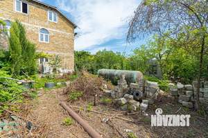 Дом 200м&sup2;, 3-этажный, участок 7 сот.  