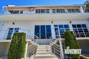 Дом 1226м², 3-этажный, участок 20 сот.  