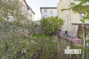 Дом 168м&sup2;, 3-этажный, участок 3 сот.  