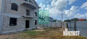 Дом 270м&sup2;, 3-этажный, участок 4 сот.  