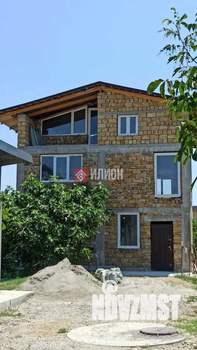 Дом 200м&sup2;, 3-этажный, участок 4 сот.  