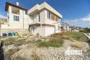 Дом 125м&sup2;, 2-этажный, участок 4 сот.  