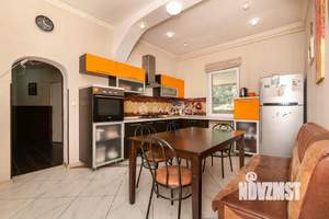 Дом 160м&sup2;, 2-этажный, участок 4 сот.  