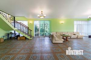 Дом 389м², 2-этажный, участок 16 сот.  