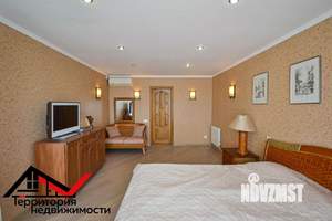 Таунхаус 280м², 3-этажный, участок 40 сот.  