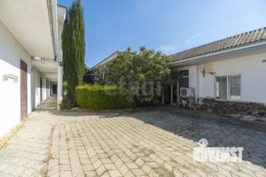 Дом 559м&sup2;, 2-этажный, участок 9 сот.  