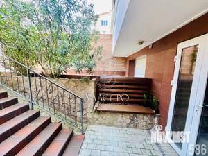 Коттедж 305м², 3-этажный, участок 2 сот.  