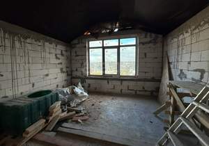 Дом 140м&sup2;, 2-этажный, участок 6 сот.  