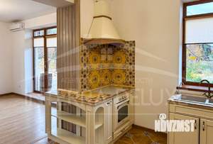 Дом 370м², 2-этажный, участок 7 сот.  