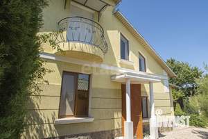 Дом 130м&sup2;, 2-этажный, участок 5 сот.  