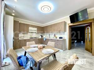 Дом 220м², 2-этажный, участок 10 сот.  