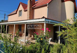 Дом 101м², 2-этажный, участок 8 сот.  