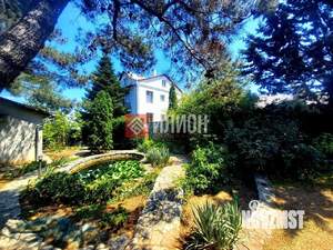 Дом 360м&sup2;, 3-этажный, участок 8 сот.  