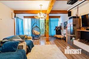 Дом 180м&sup2;, 2-этажный, участок 6 сот.  