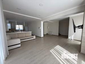 Дом 284м², 3-этажный, участок 5 сот.  