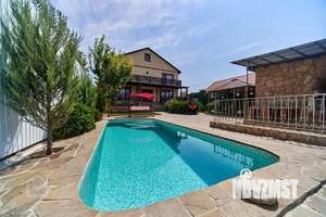 Дом 360м², 2-этажный, участок 6 сот.  