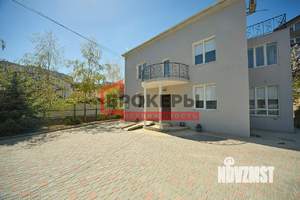 Дом 214м², 3-этажный, участок 5 сот.  