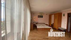 Дом 160м&sup2;, 3-этажный, участок 10 сот.  