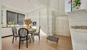 Дом 200м², 2-этажный, участок 6 сот.  