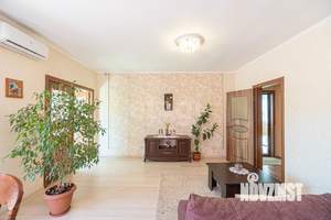 Дом 230м², 2-этажный, участок 5 сот.  