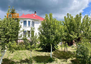 Дом 208м², 3-этажный, участок 15 сот.  