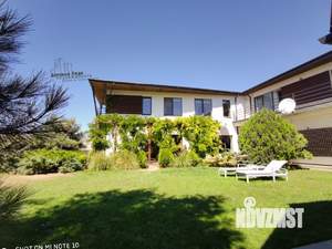 Дом 750м&sup2;, 2-этажный, участок 10 сот.  