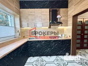 Дом 350м&sup2;, 2-этажный, участок 4 сот.  