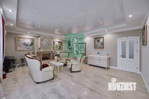 Дом 275м², 3-этажный, участок 6 сот.  
