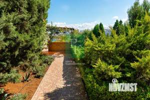 Дом 764м², 4-этажный, участок 9 сот.  