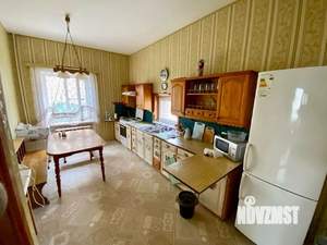 Дом 250м², 3-этажный, участок 6 сот.  