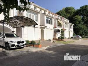 Таунхаус 216м², 3-этажный, участок 5 сот.  