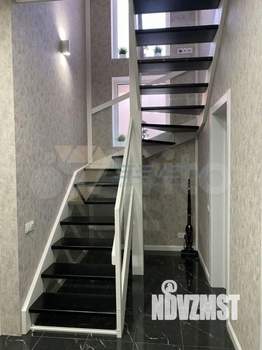 Дом 250м², 3-этажный, участок 4 сот.  